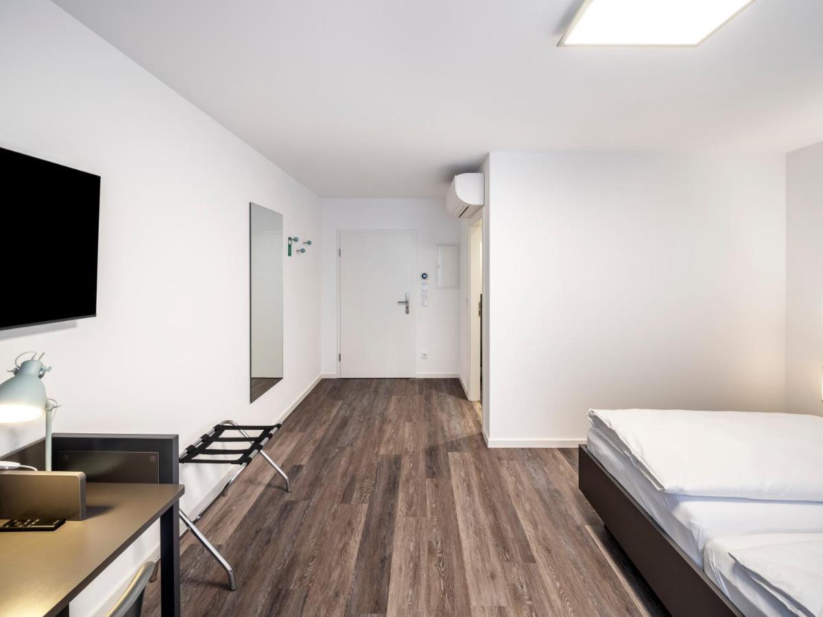 Boarding World Smart Hotel MHG Exterior photo