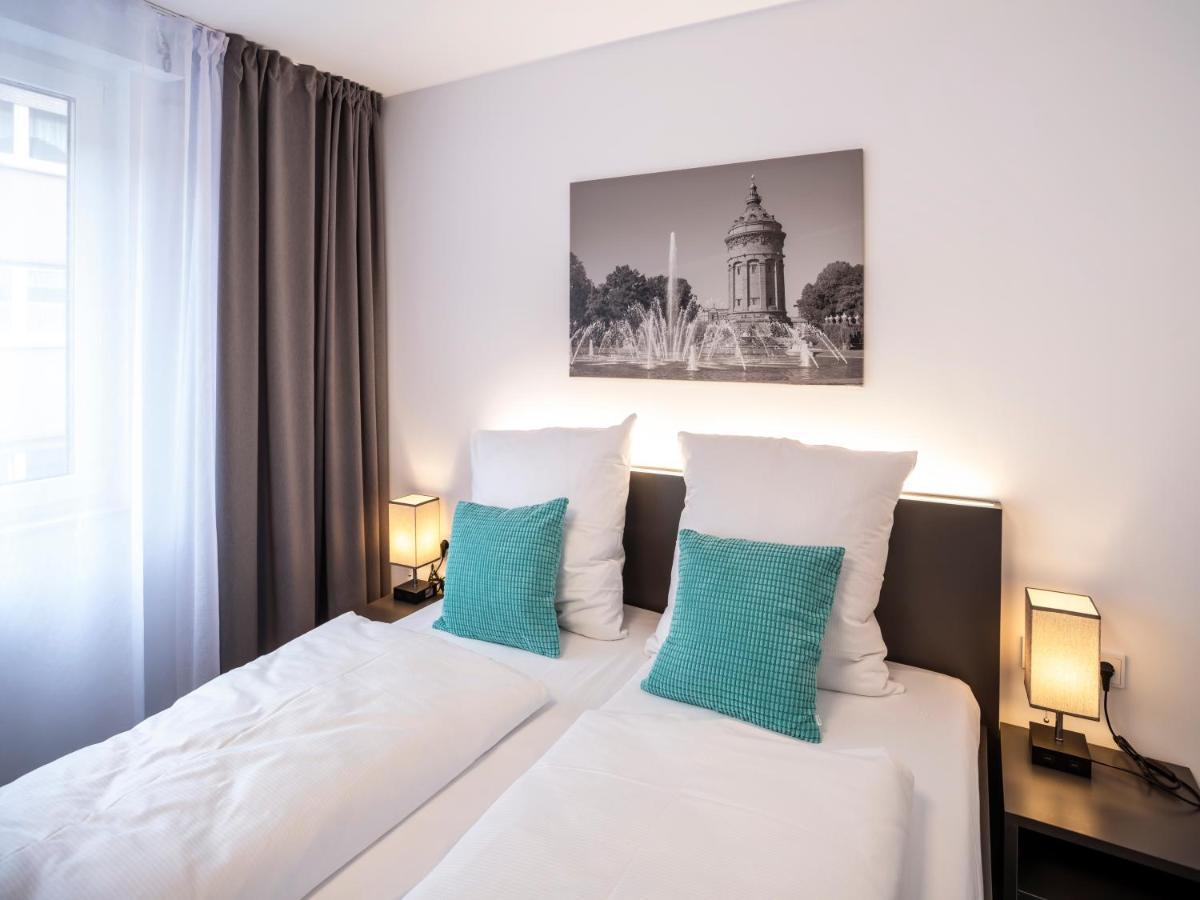 Boarding World Smart Hotel MHG Exterior photo
