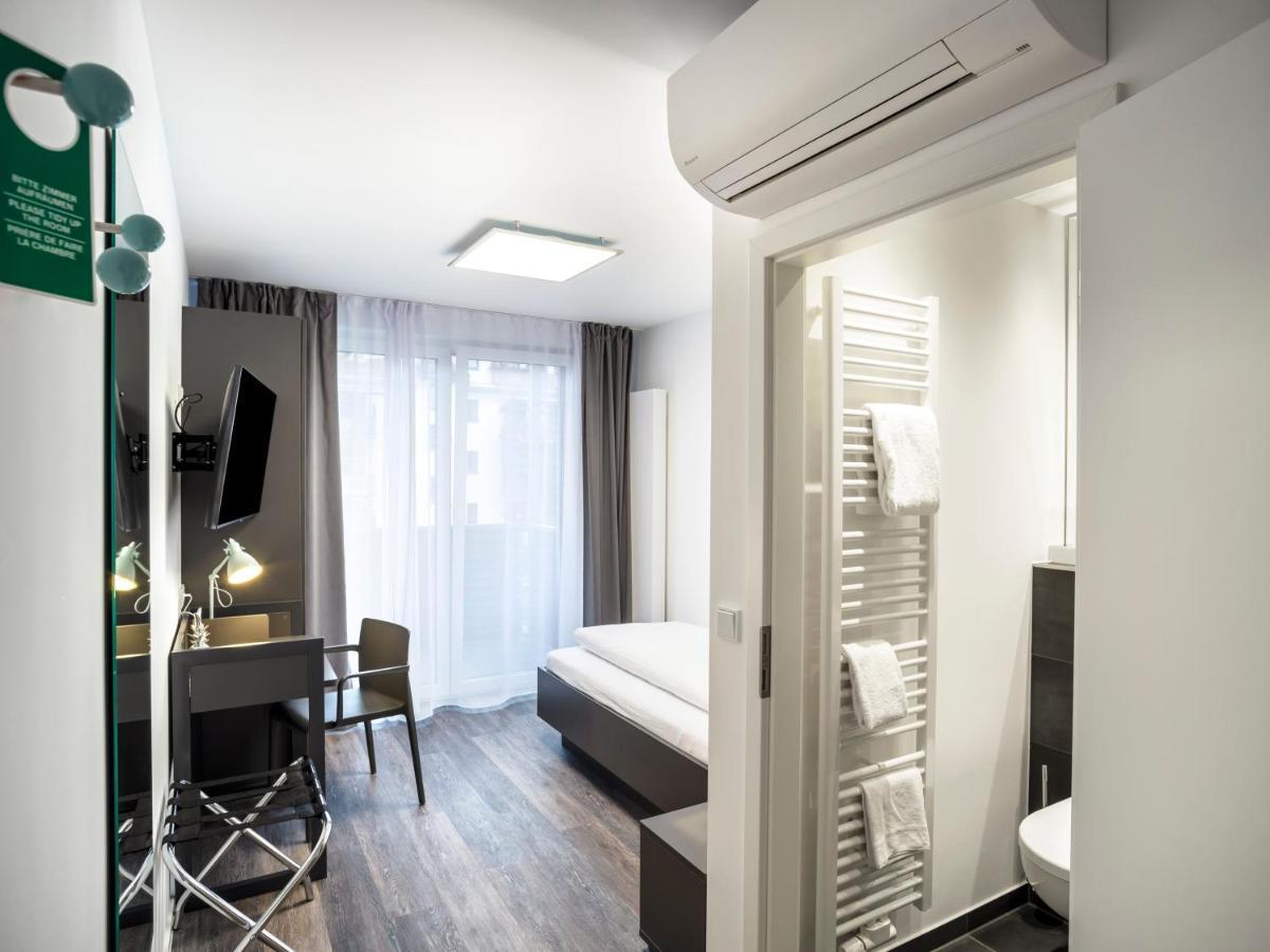 Boarding World Smart Hotel MHG Exterior photo